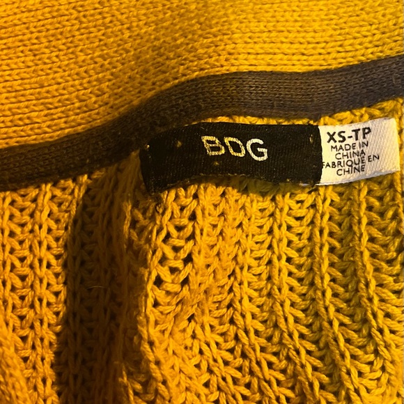 Urban Outfitters (BDG) Oversized Yellow cardigan (XS) - Picture 3 of 3